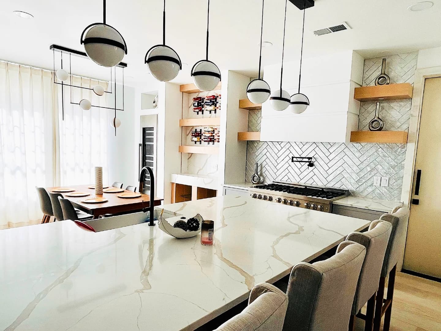 Andrade Custom Trim & Cabinetry